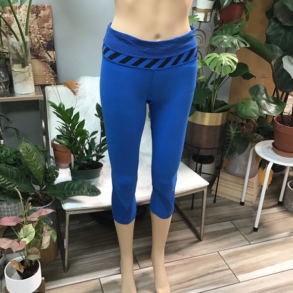 Lululemon Mid Rise Crop Leggings - Picture 1 of 4
